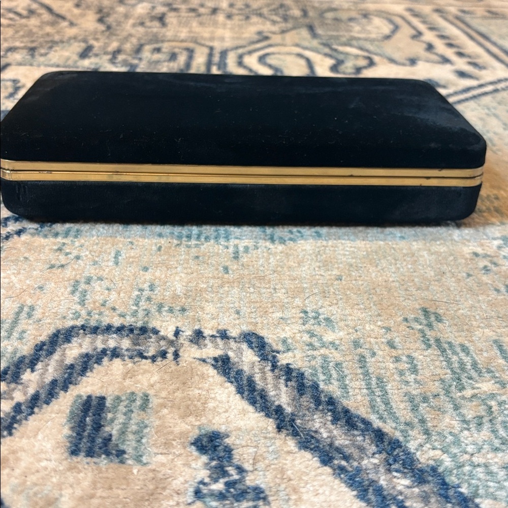 VINTAGE RETRO BLACK VELVET CLAMSHELL JEWELRY TRAVEL BOX with Multi Trays